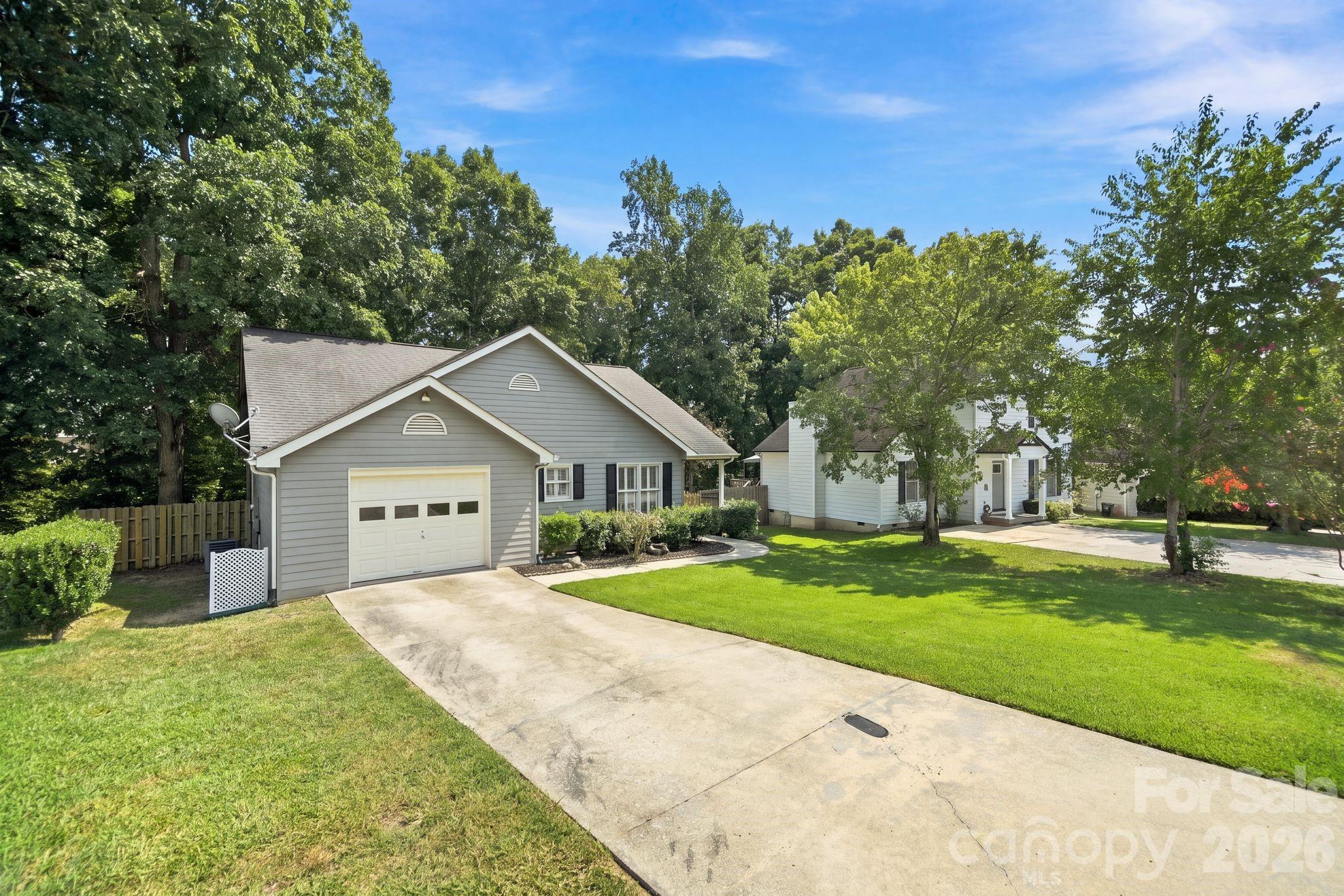 Photo 2 of Single family home for sale at 167 Sea Is Blvd, Fort Mill, SC 29708 | MLS# 4420678 | Listing updated on 2026-09-04