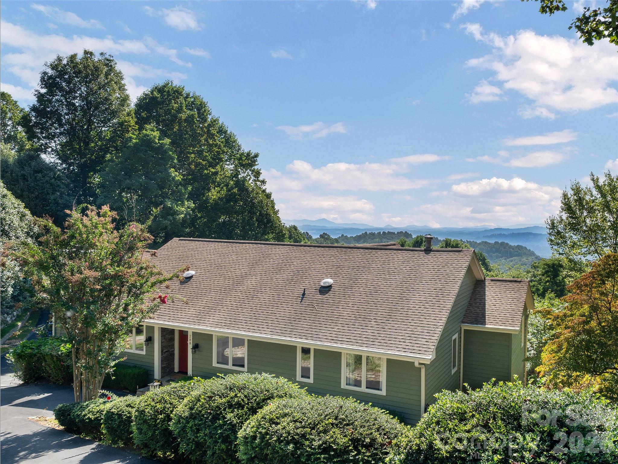 Photo 3 of Single family home for sale at 288 Roberts Dr, Hendersonville, NC 28739 | MLS# 4420800 | Listing updated on 2026-09-05