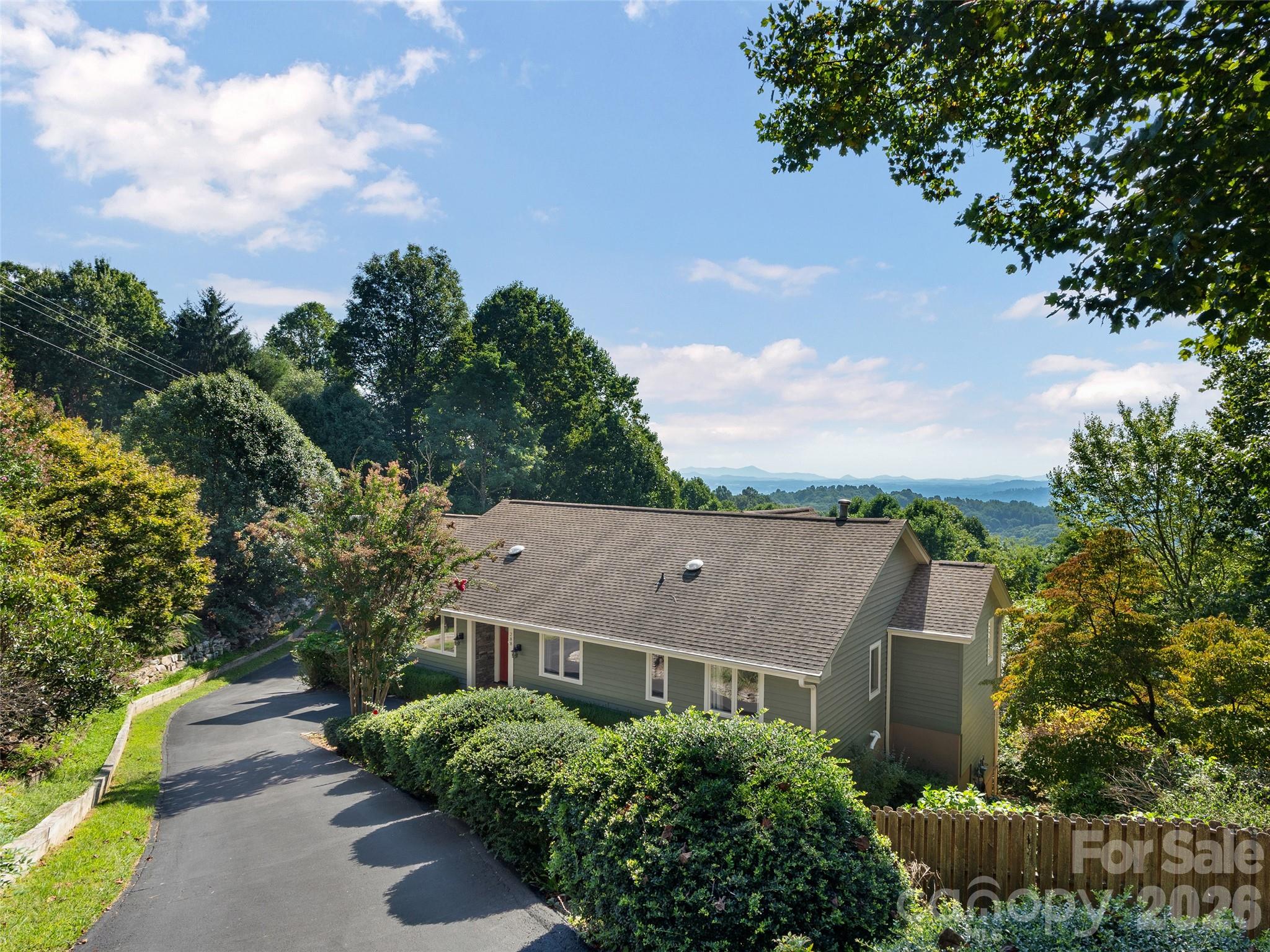 Photo 2 of Single family home for sale at 288 Roberts Dr, Hendersonville, NC 28739 | MLS# 4420800 | Listing updated on 2026-09-05