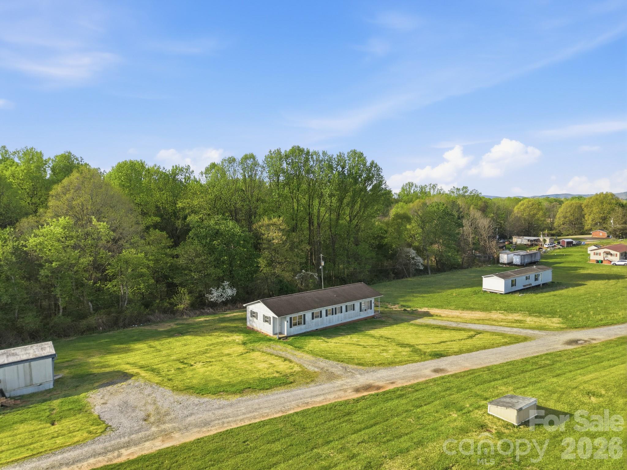 Photo 5 of House for sale at 114/116/137/154 Harrington Pl Dr, Taylorsville, NC 28681 | MLS# 4421001 | Listing updated on 2026-09-03