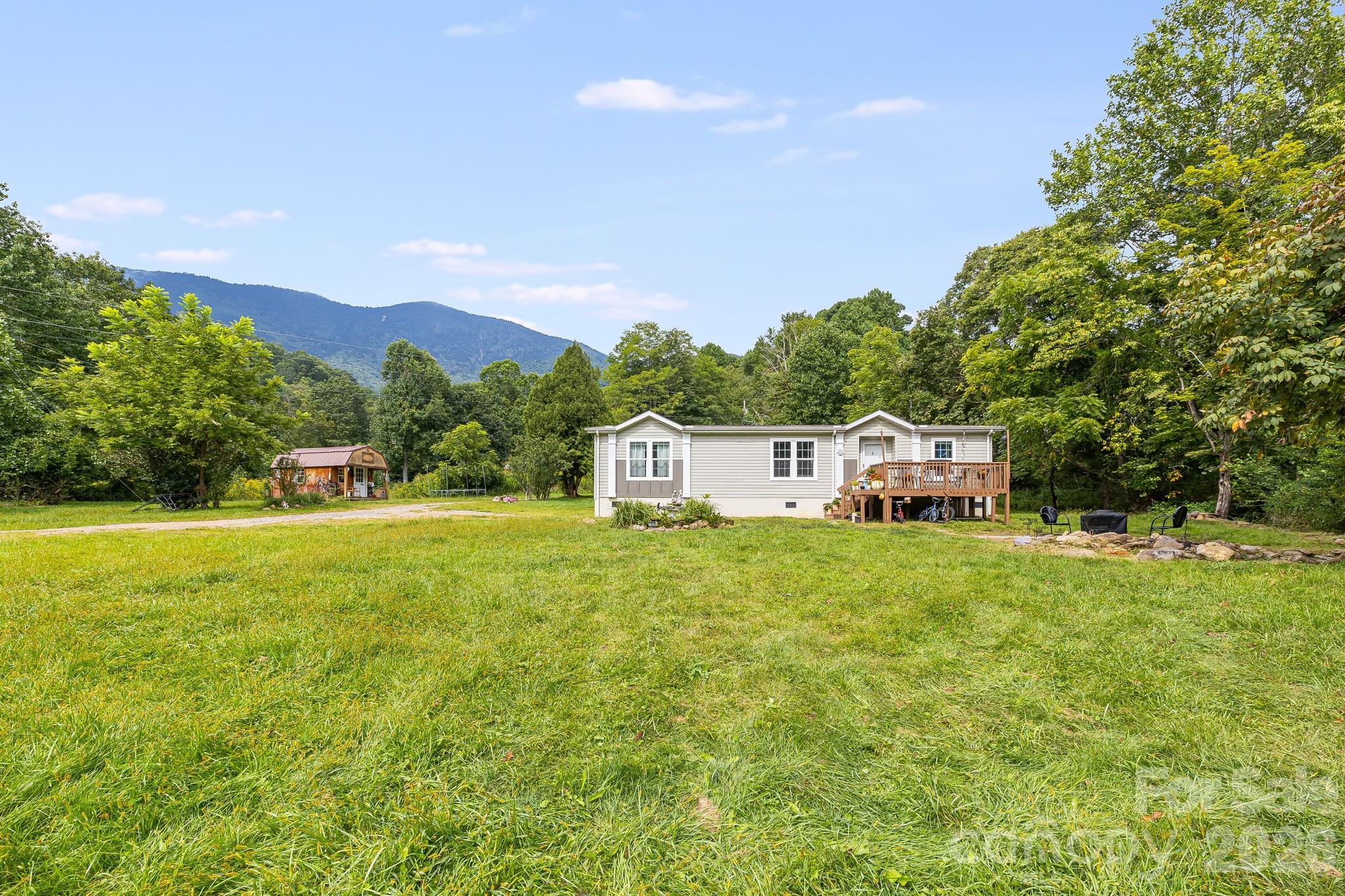 Photo 2 of Single family home for sale at 36 Woodrat Dr, Burnsville, NC 28714 | MLS# 4421130 | Listing updated on 2026-09-04