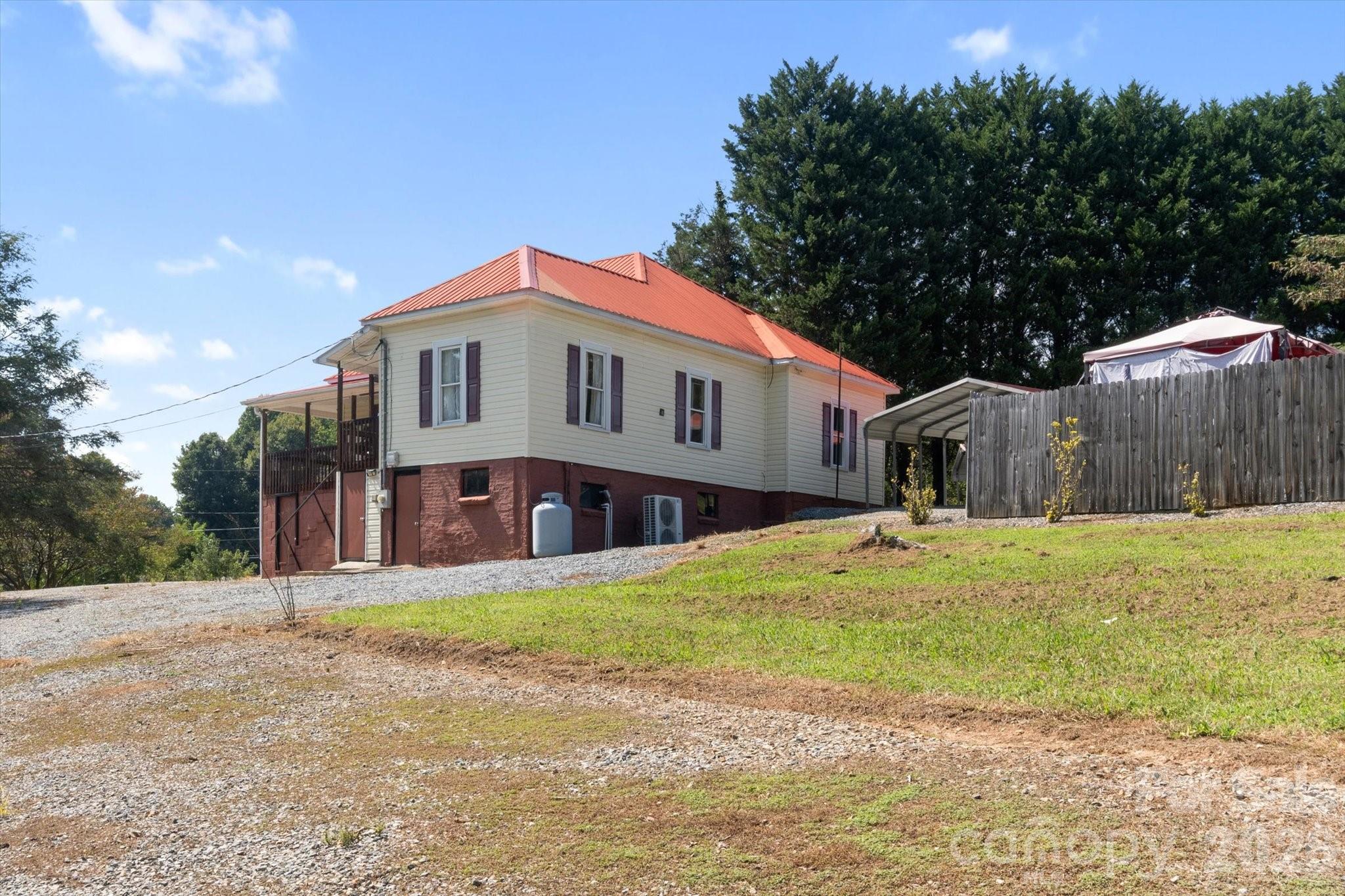 Photo 4 of Single family home for sale at 466 Miller Ave, Marion, NC 28752 | MLS# 4421157 | Listing updated on 2026-09-06