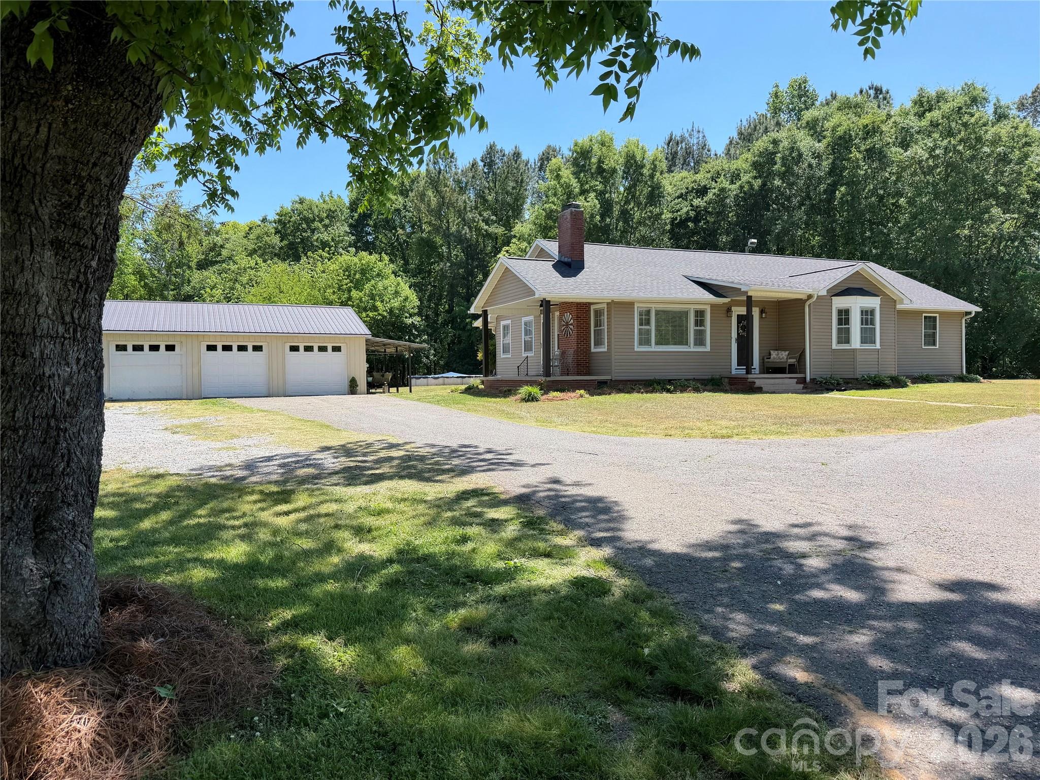Photo 1 of Single family home for sale at 917 W Pine St, Blacksburg, SC 29702 | MLS# 4421178 | Listing updated on 2026-09-05