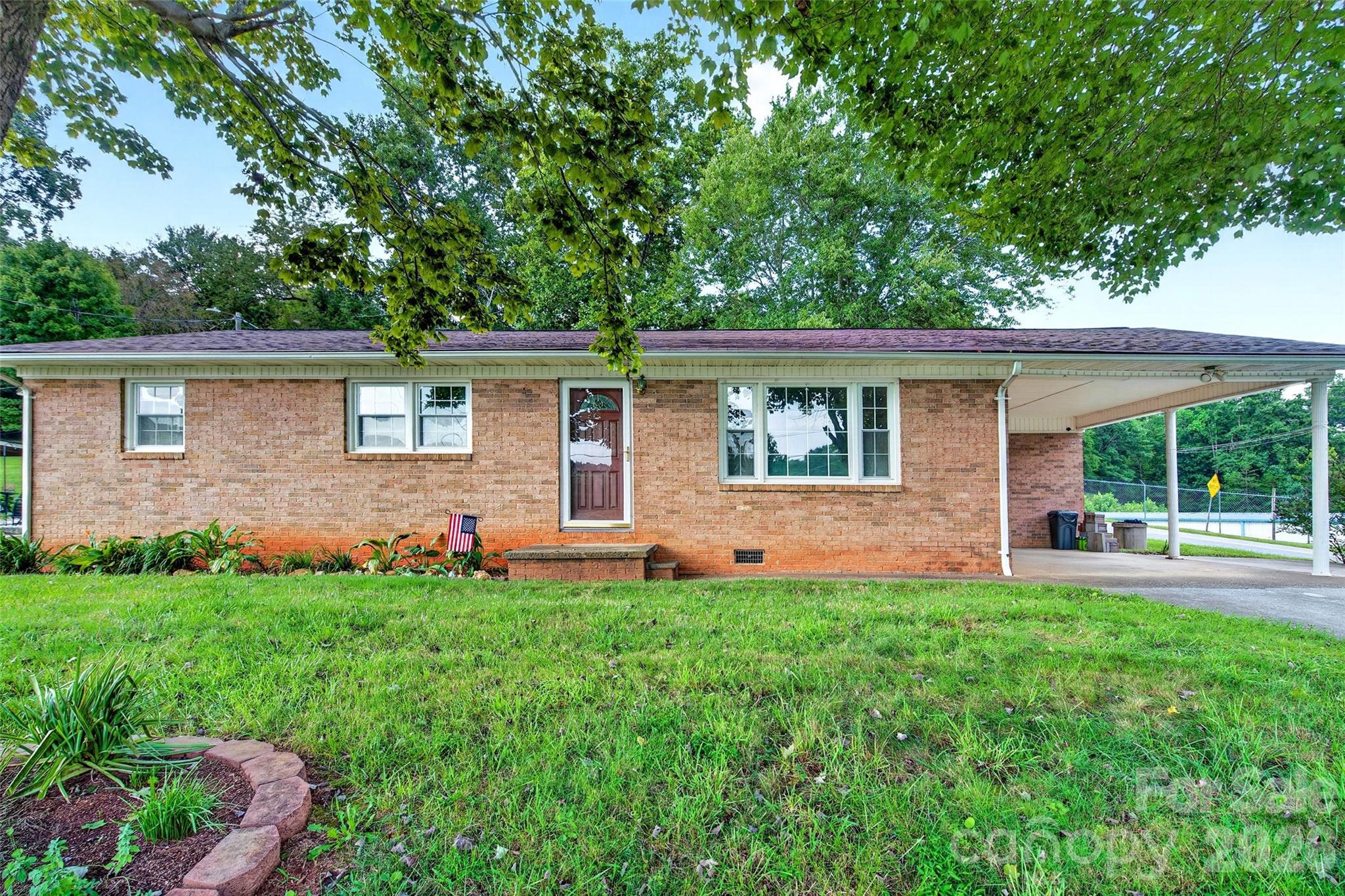 Photo 2 of Single family home for sale at 2406 Nix Crk Rd, Marion, NC 28752 | MLS# 4421289 | Listing updated on 2026-09-05