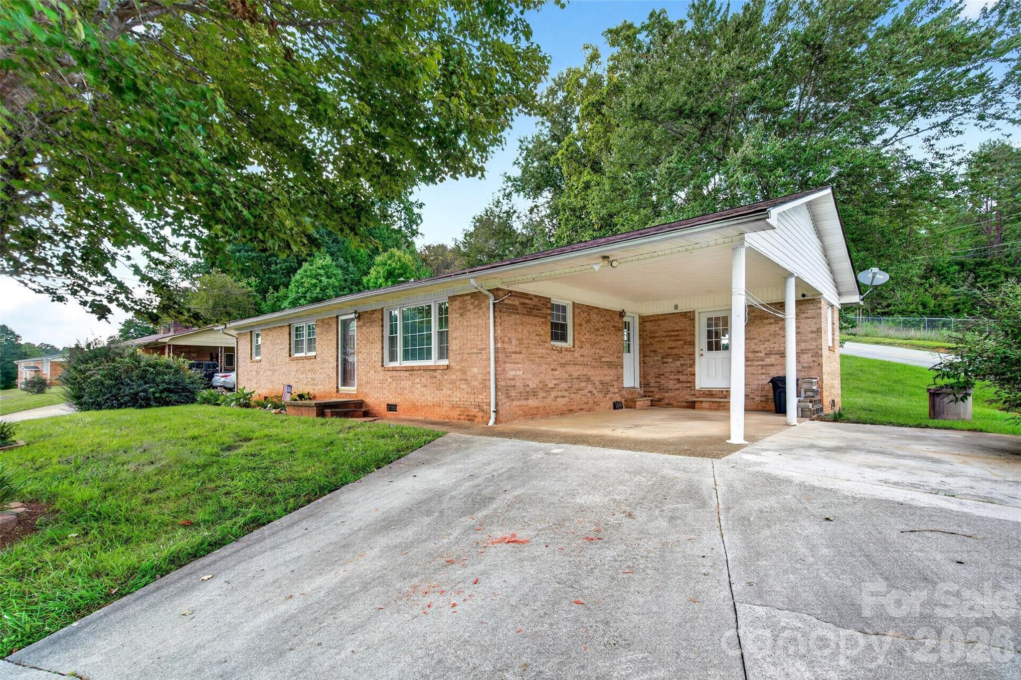 Photo 1 of Single family home for sale at 2406 Nix Crk Rd, Marion, NC 28752 | MLS# 4421289 | Listing updated on 2026-09-05