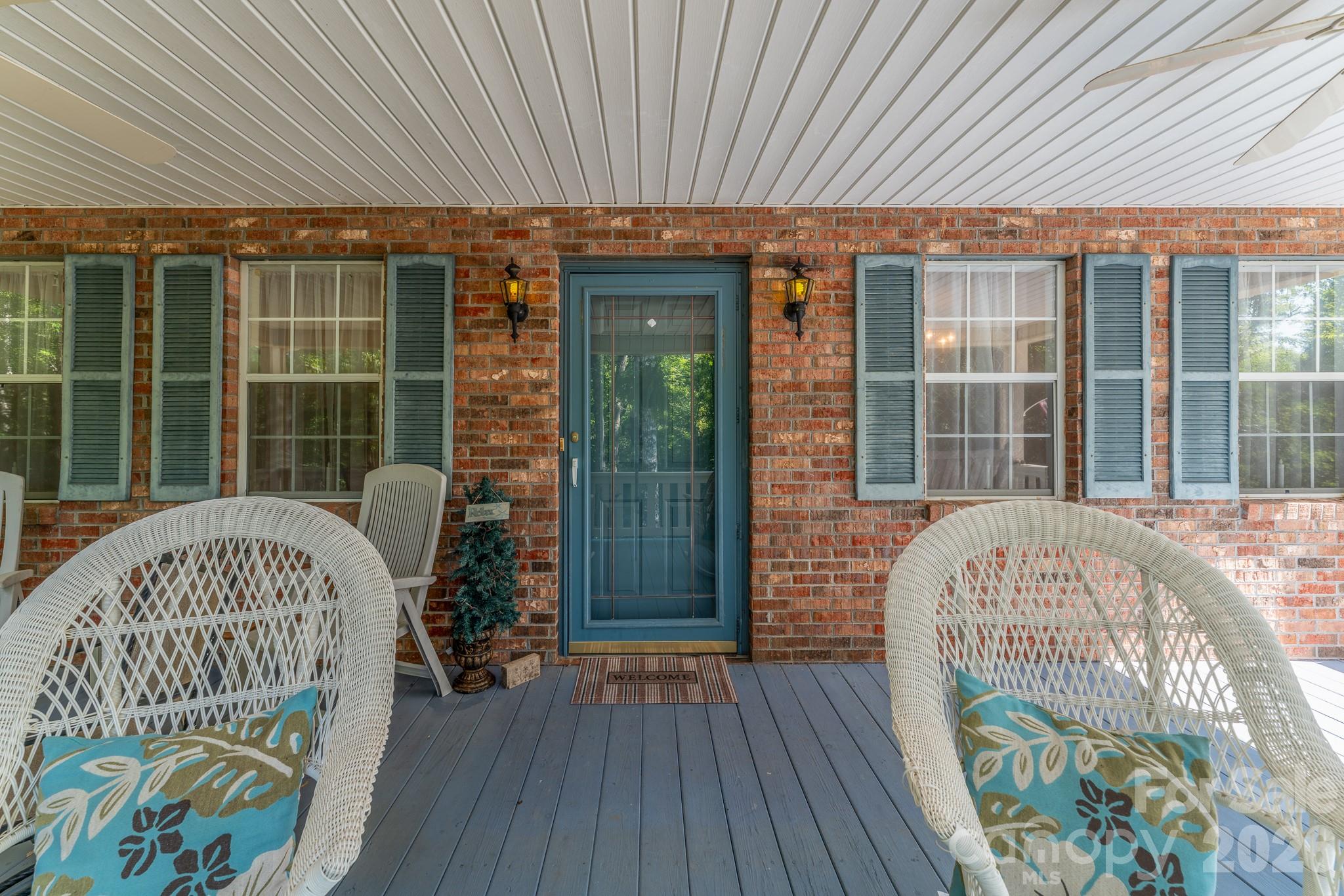 Photo 4 of Single family home for sale at 1886 Tanasee Gap Rd, Balsam Grove, NC 28708 | MLS# 4421630 | Listing updated on 2026-09-05