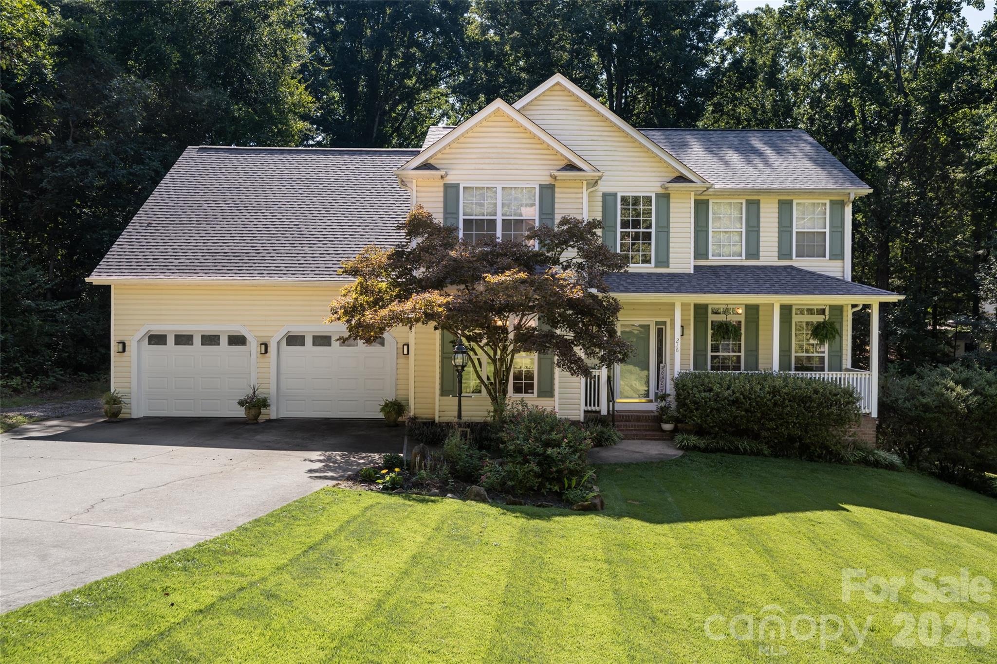 Photo 1 of Single family home for sale at 216 Holly Ln, Greer, SC 29651 | MLS# 4421650 | Listing updated on 2026-09-05