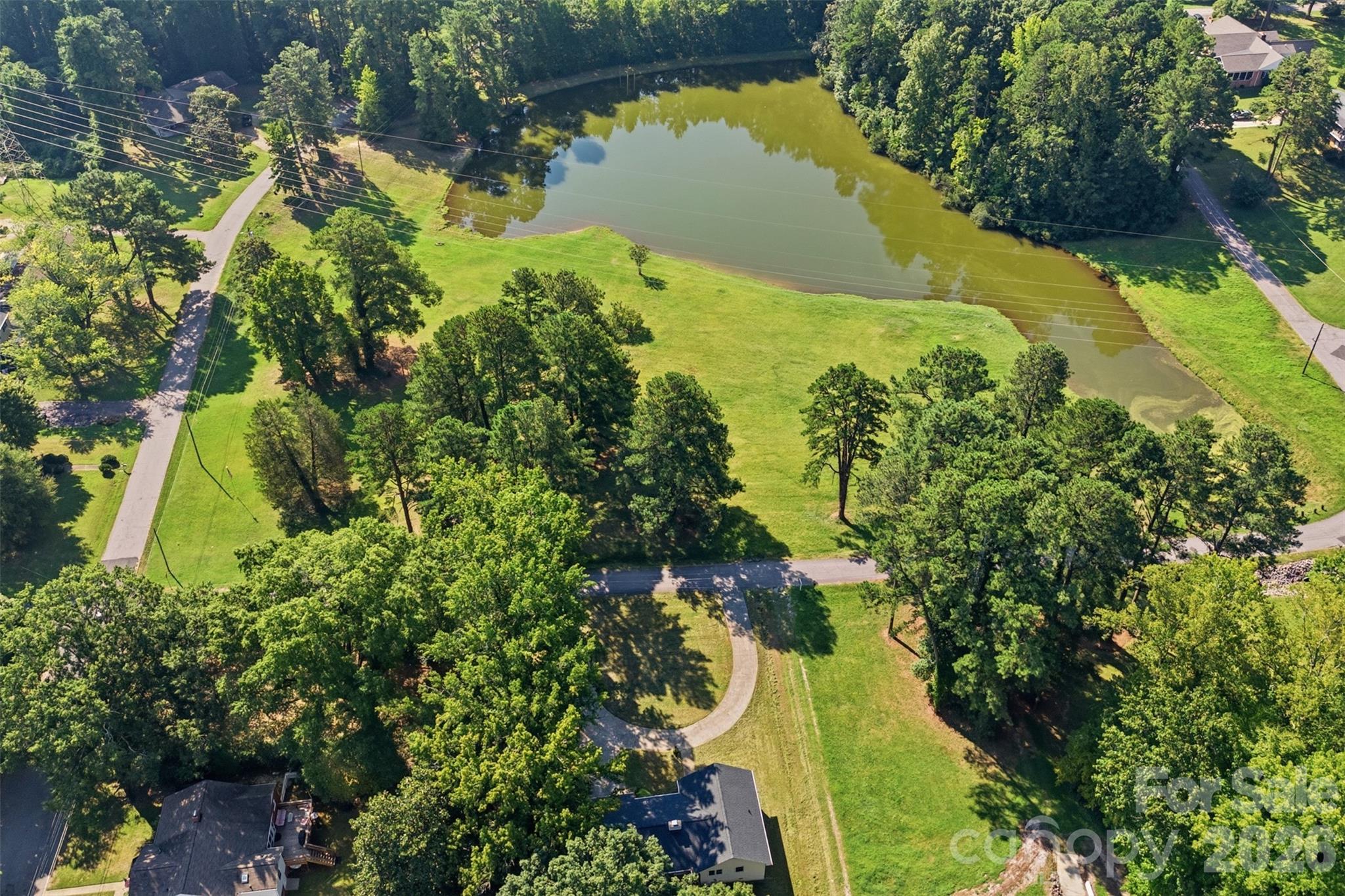 Photo 2 of Single family home for sale at 737 Lakeview Dr, Henderson, NC 27536 | MLS# 4421733 | Listing updated on 2026-09-05