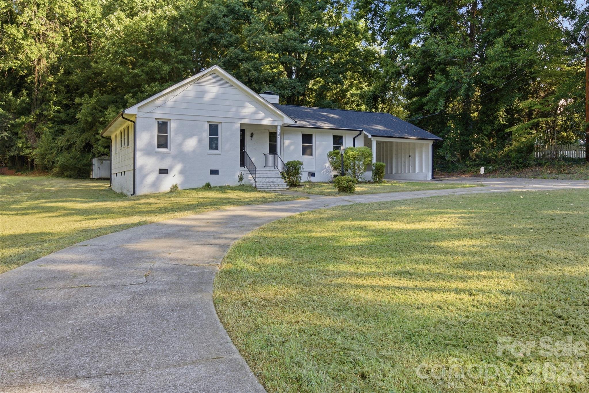 Photo 1 of Single family home for sale at 737 Lakeview Dr, Henderson, NC 27536 | MLS# 4421733 | Listing updated on 2026-09-05
