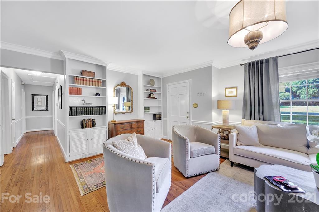 Homes for sale in Charlotte, NC | 321 N Canterbury Rd, Charlotte, NC 28211 | MLS# 3750112