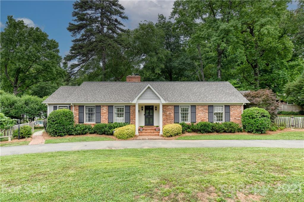 Homes for sale in Charlotte, NC | 321 N Canterbury Rd, Charlotte, NC 28211 | MLS# 3750112