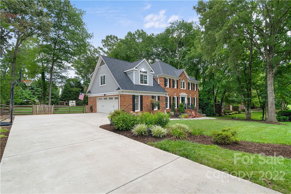 Homes for sale in Huntersville, NC | 16408 Greenfarm Rd, Huntersville, NC 28078 | MLS# 3889850