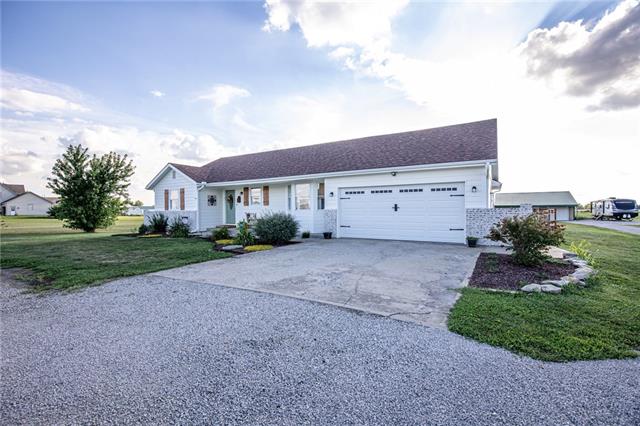 Homes for sale in La Cygne, KS | 21730 Taylor Rd, La Cygne, KS 66040 | MLS# 2400370