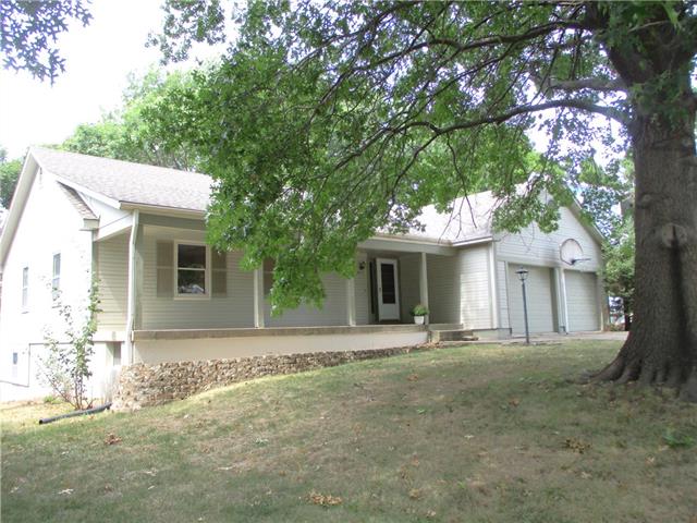 Homes for sale in Lees Summit, MO | 3812 Sw Lido Dr, Lees Summit, MO 64082 | MLS# 2401022