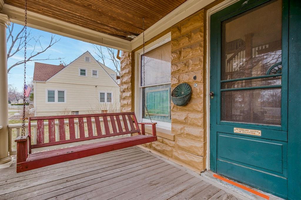 4th image of 105 Ne Douglas St, Lees Summit, MO 64063 | MLS# 2415063