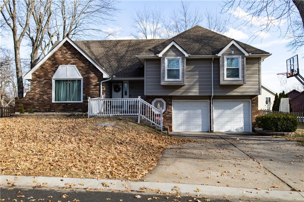 Homes for sale in Lees Summit, MO | 1139 Ne Clubhouse Ct, Lees Summit, MO 64086 | MLS# 2417904
