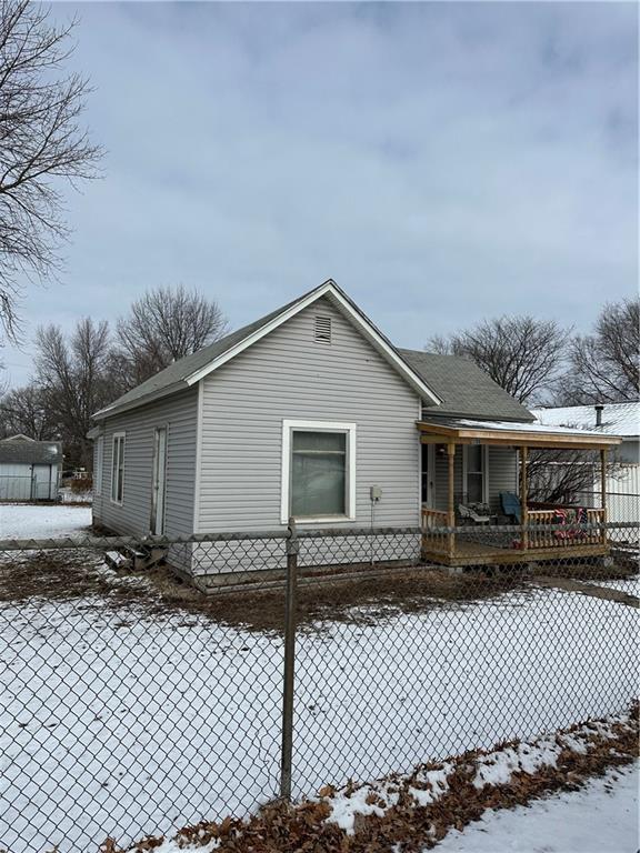 Homes for sale in Mc Louth, KS | 108 W Lake St, Mc Louth, KS 66054 | MLS# 2420781