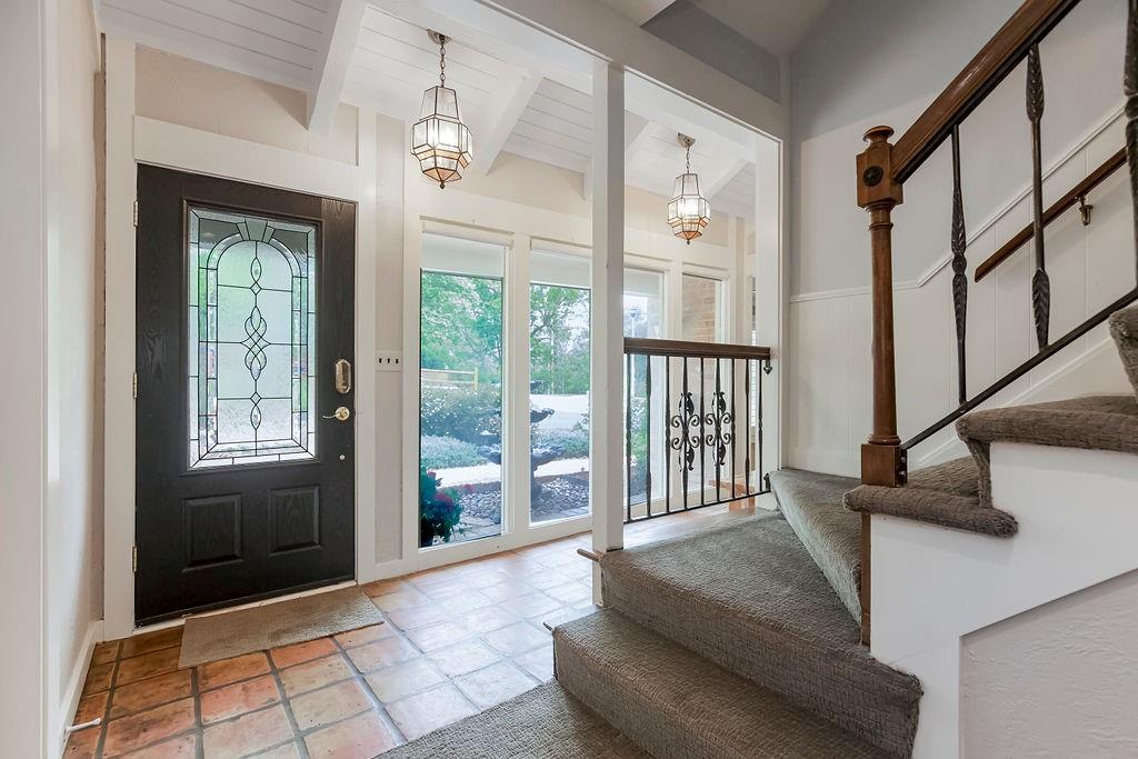 Homes for sale in Merriam, KS | 6317 Sherwood Ln, Merriam, KS 66203 | MLS# 2434981