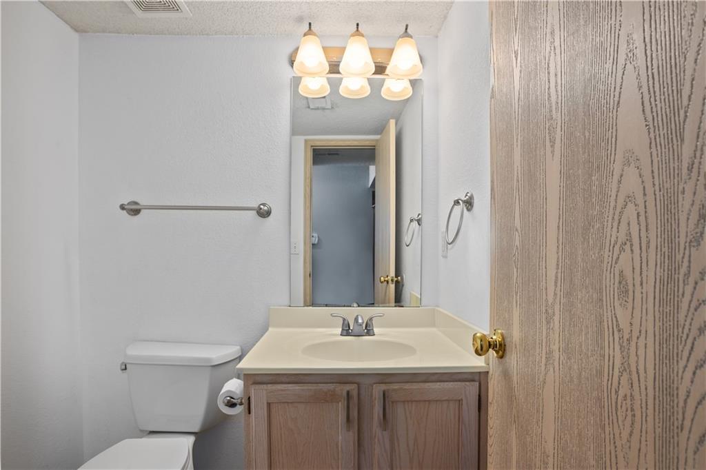 4th image of 1323 Se Lexington Ave, Lees Summit, MO 64081 | MLS# 2449902