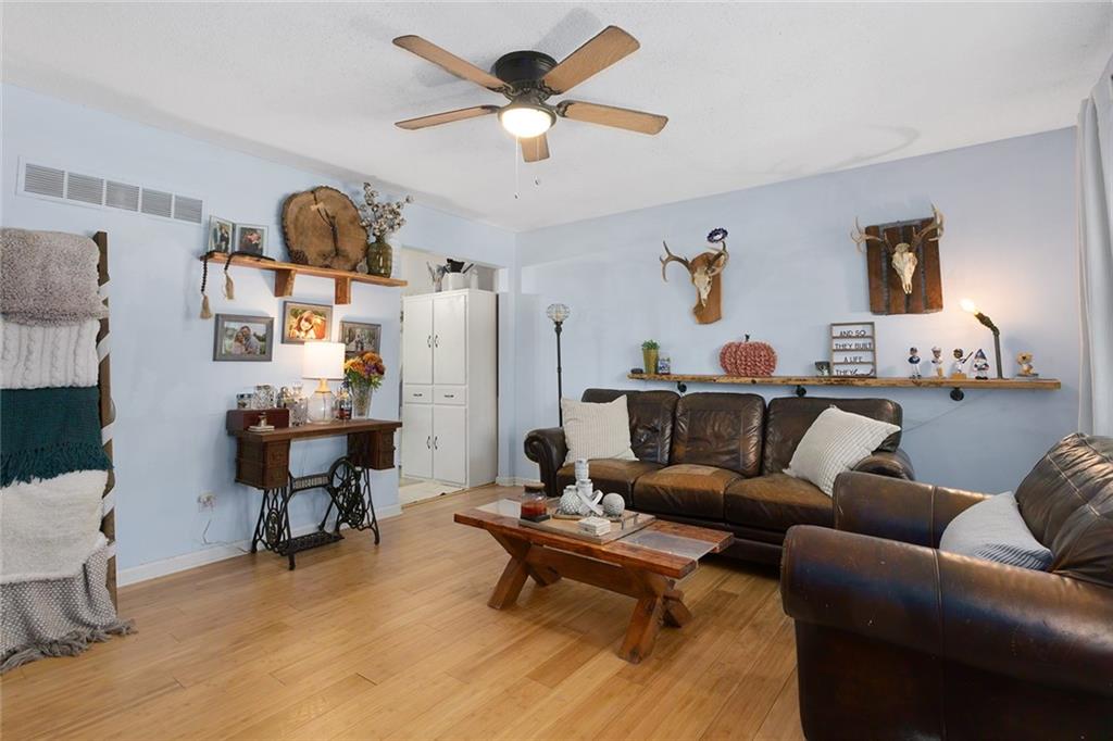 Homes for sale in Lees Summit, MO | 825 Sw Pleasant Dr, Lees Summit, MO 64081 | MLS# 2456373