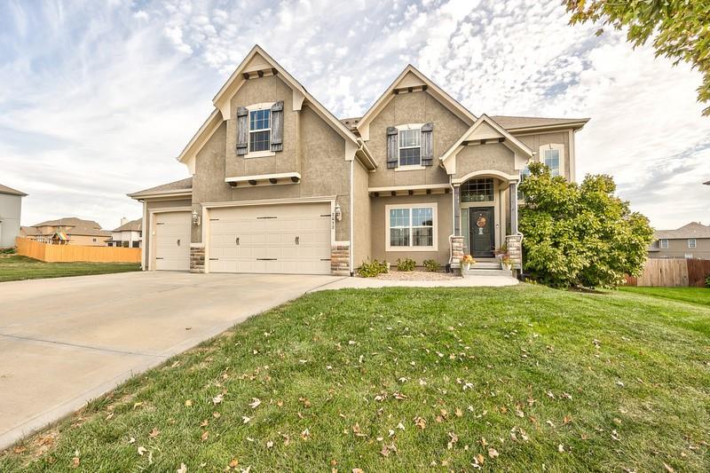 Homes for sale in Lees Summit, MO | 1412 Sw Whistle Dr, Lees Summit, MO 64082 | MLS# 2461482