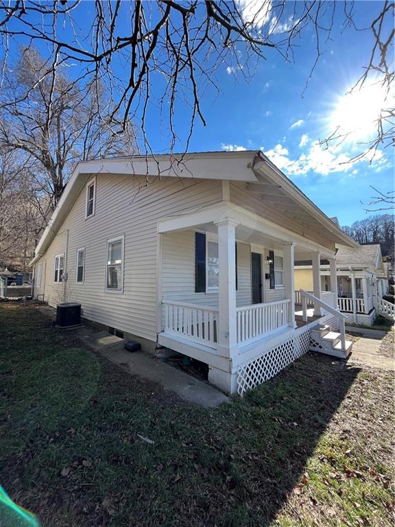 Homes for sale in Saint Joseph, MO | 3913 Terrace Ave, Saint Joseph, MO 64504 | MLS# 2474507