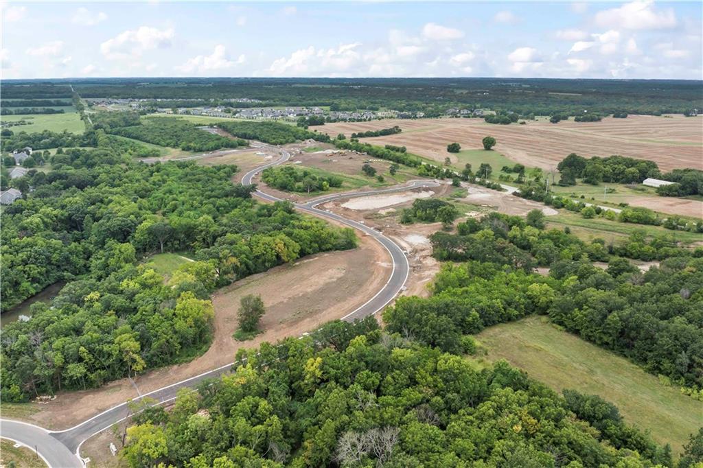 Homes for sale in Stilwell, KS | 2180 Oakmont Ct, Stilwell, KS 66085 | MLS# 2483925