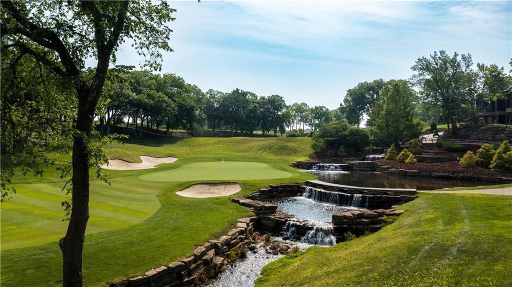 Homes for sale in Stilwell, KS | 2175 Oakmont Ct, Stilwell, KS 66085 | MLS# 2483933