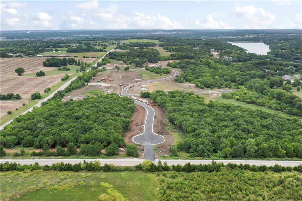 Homes for sale in Stilwell, KS | 17350 Galloway Dr, Stilwell, KS 66085 | MLS# 2483946