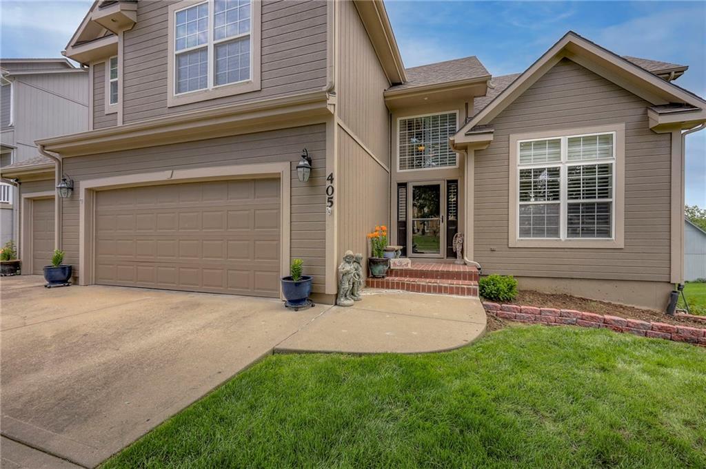 2nd image of 405 Sw Gentry Ln, Lees Summit, MO 64081 | MLS# 2488914