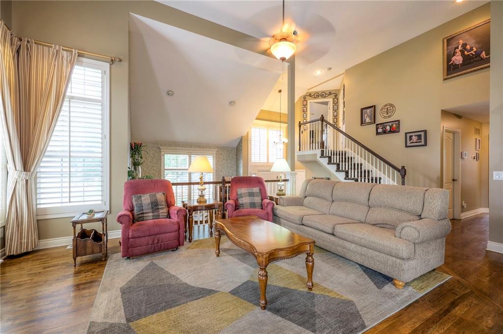 3rd image of 405 Sw Gentry Ln, Lees Summit, MO 64081 | MLS# 2488914