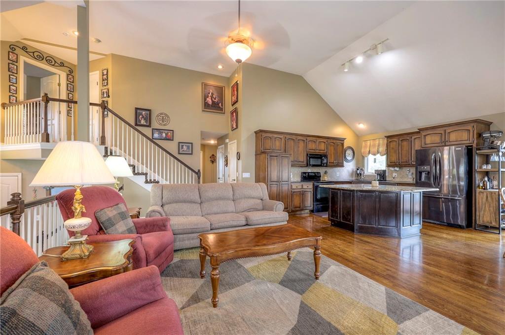 5th image of 405 Sw Gentry Ln, Lees Summit, MO 64081 | MLS# 2488914