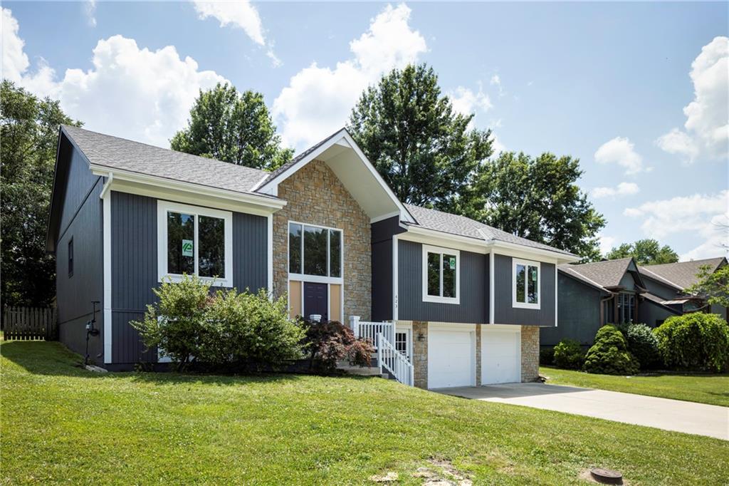 Homes for sale in Lees Summit, MO | 423 Sw Windmill Ln, Lees Summit, MO 64082 | MLS# 2495289