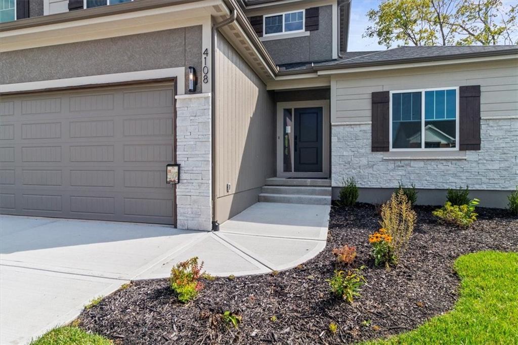 3rd image of 4108 Se Adams Dr, Blue Springs, MO 64014 | MLS# 2510629