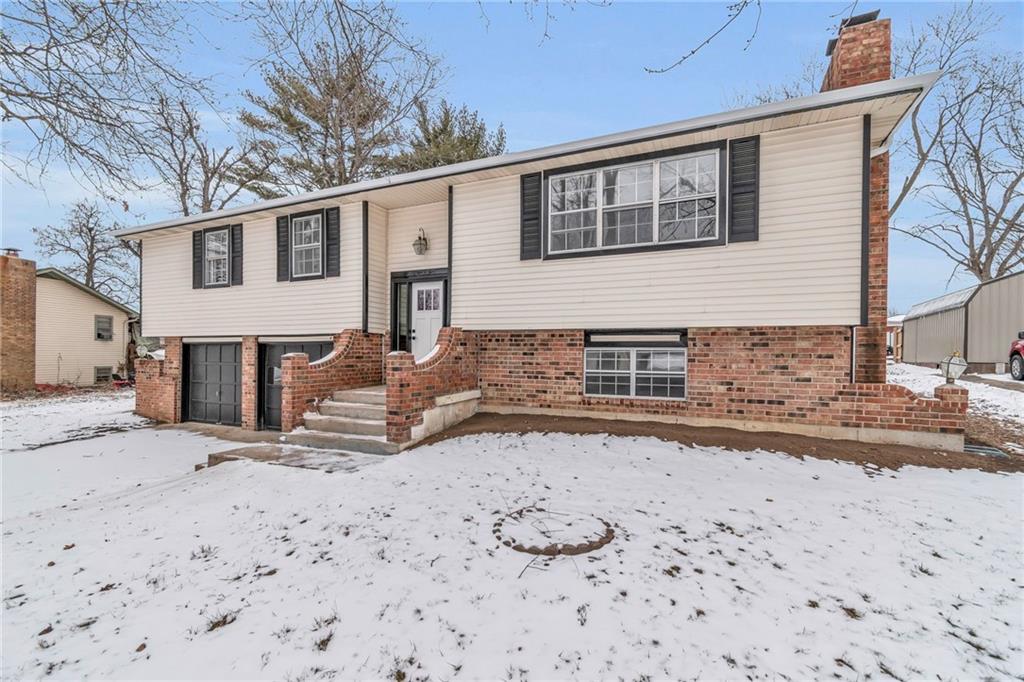 Homes for sale in Lees Summit, MO | 1908 Ne Catalina Ave, Lees Summit, MO 64064 | MLS# 2243819
