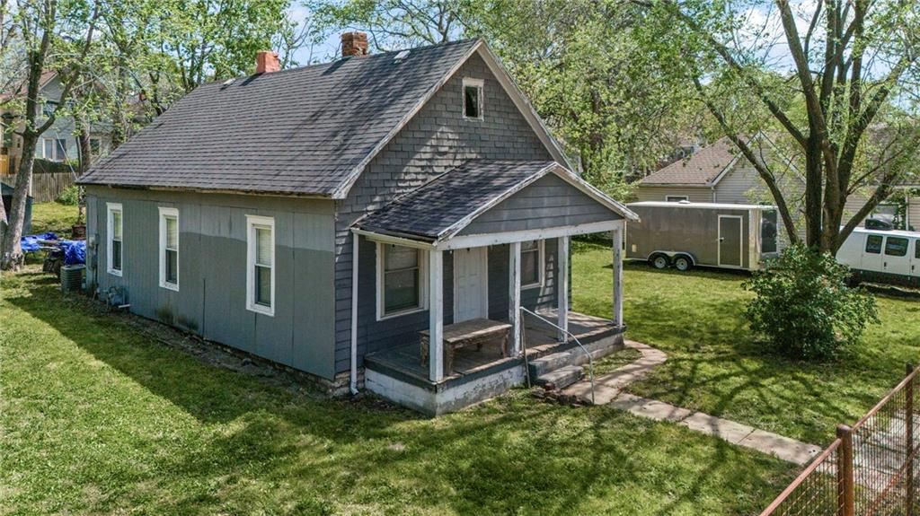 3rd image of 3225 Holmes St, Kansas City, MO 64109 | MLS# 2545185