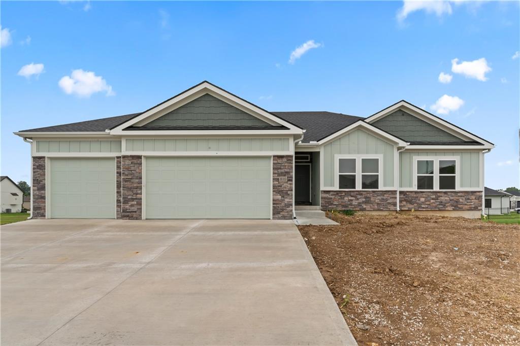 Homes for sale in Lee's Summit, MO | 810 W Solomon Dr, Lee's Summit, MO 64086 | MLS# 2552215