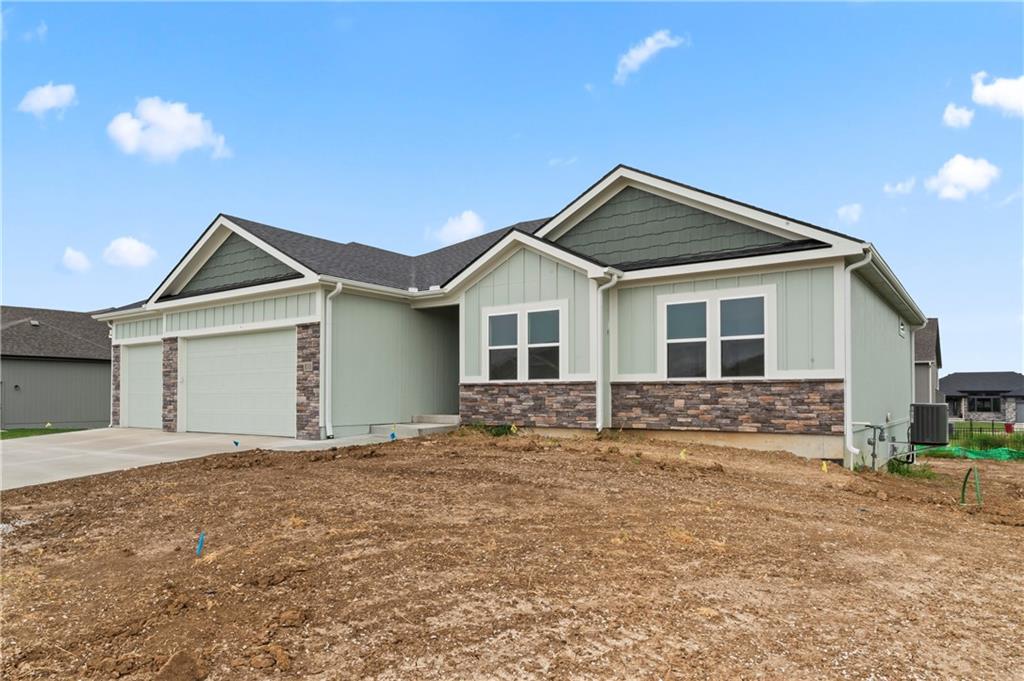 Homes for sale in Lee's Summit, MO | 810 W Solomon Dr, Lee's Summit, MO 64086 | MLS# 2552215