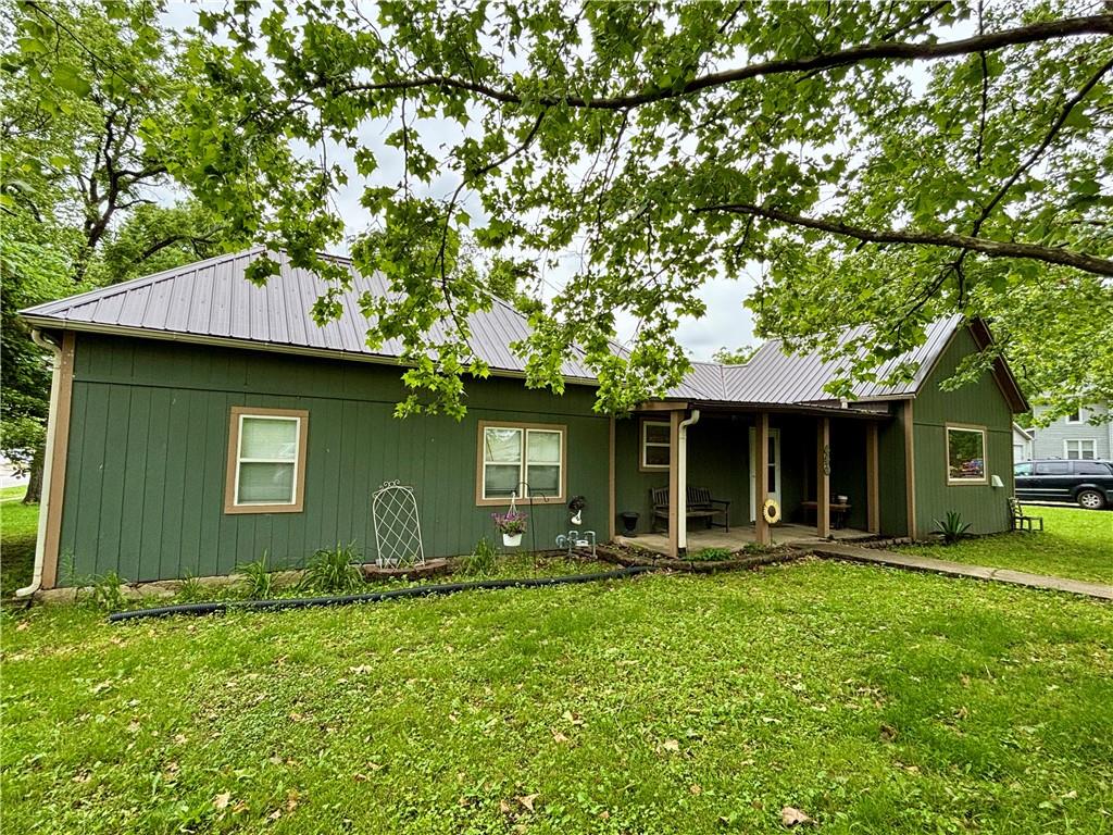 Homes for sale in Drexel, MO | 201 E Maple St, Drexel, MO 64742 | MLS# 2552340