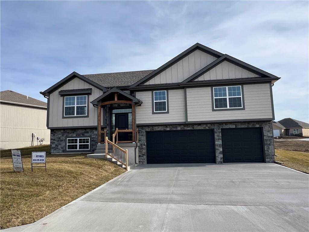 Homes for sale in Peculiar, MO | 22915 S Ridgeview Dr, Peculiar, MO 64078 | MLS# 2553438