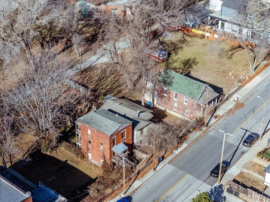 2nd image of 2018 26 Summit St, Kansas City, MO 64108 | MLS# 2558077