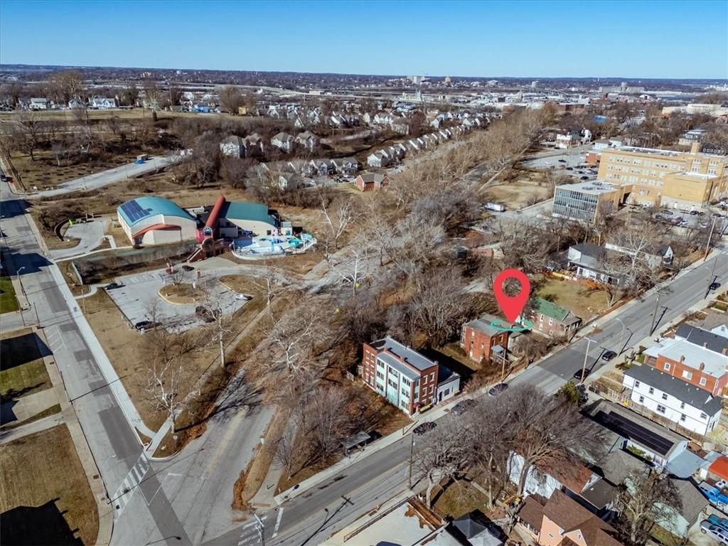 4th image of 2018-26 Summit St, Kansas City, MO 64108 | MLS# 2558077