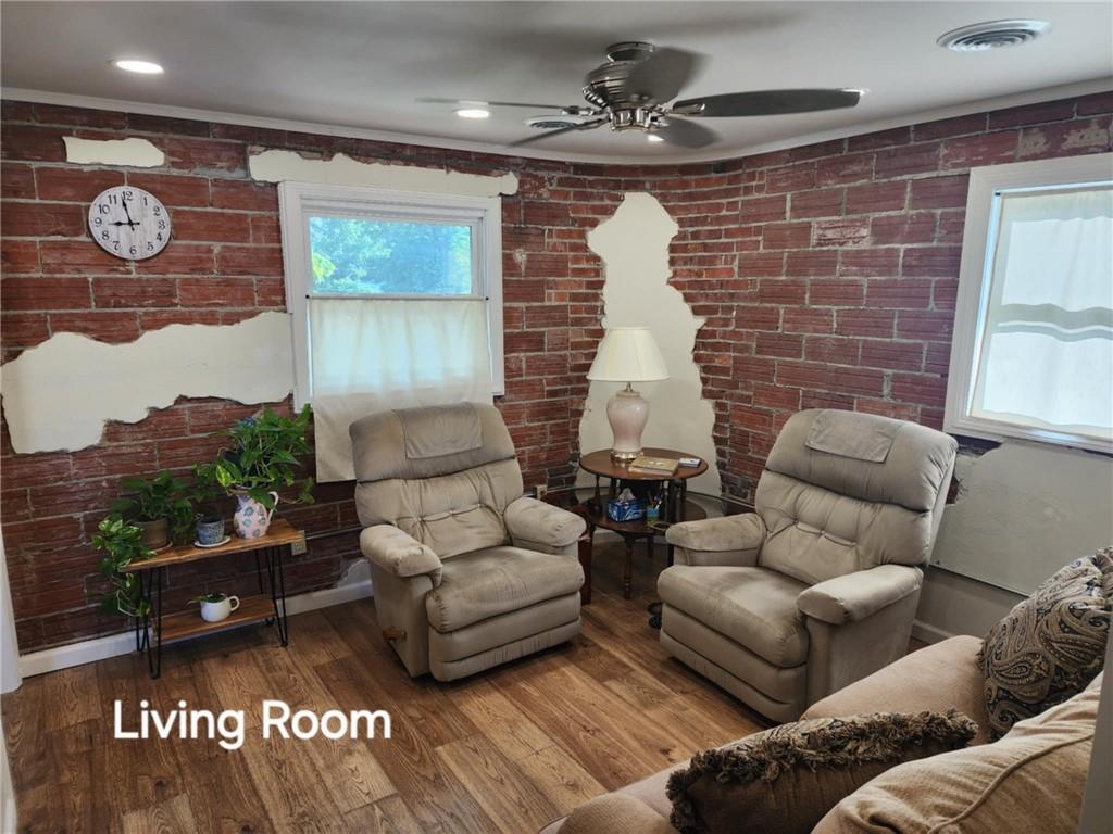 Homes for sale in Girard, KS | 114 E Saint John St, Girard, KS 66743 | MLS# 2562197