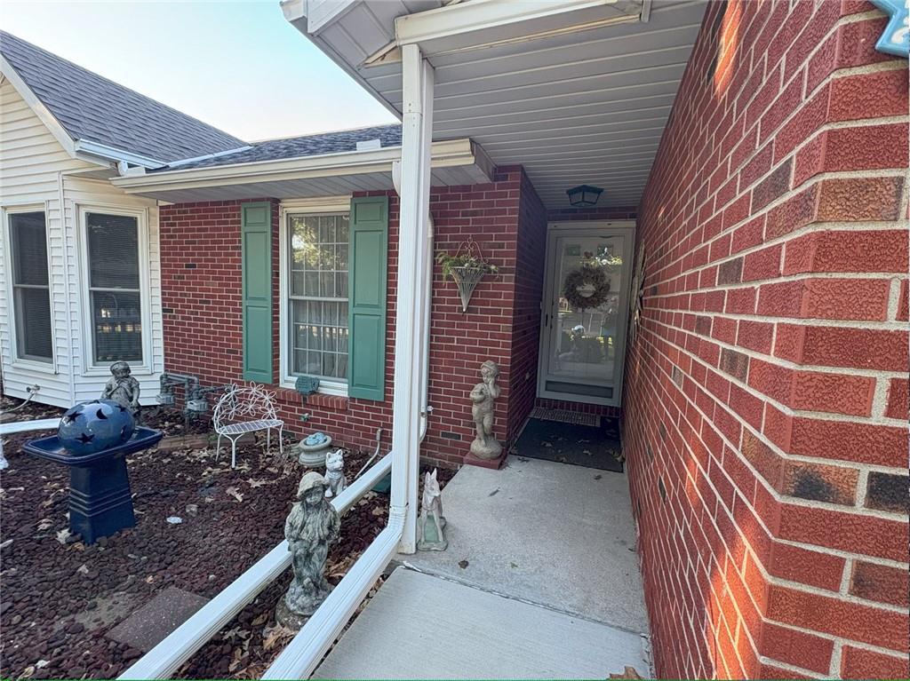 3rd image of 3912 Westgate Dr, Saint Joseph, MO 64506 | MLS# 2562216
