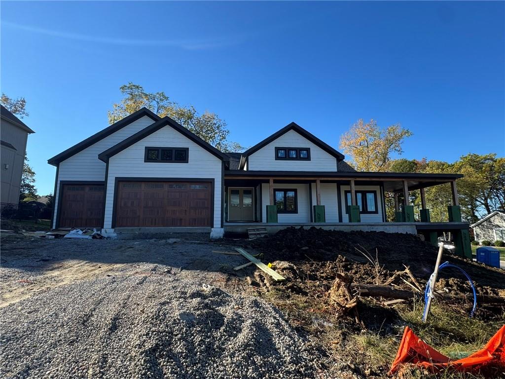 Homes for sale in Parkville, MO | 6130 S National Dr, Parkville, MO 64152 | MLS# 2562992