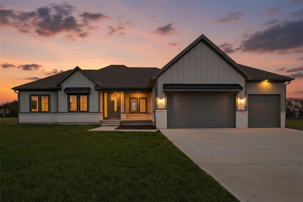 1st image of 13511 Woodland Ranch Dr, Lee's Summit, MO 64086 | MLS# 2564883