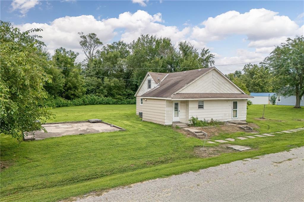 Homes for sale in Elwood, KS | 401 N 4Th St, Elwood, KS 66024 | MLS# 2566319