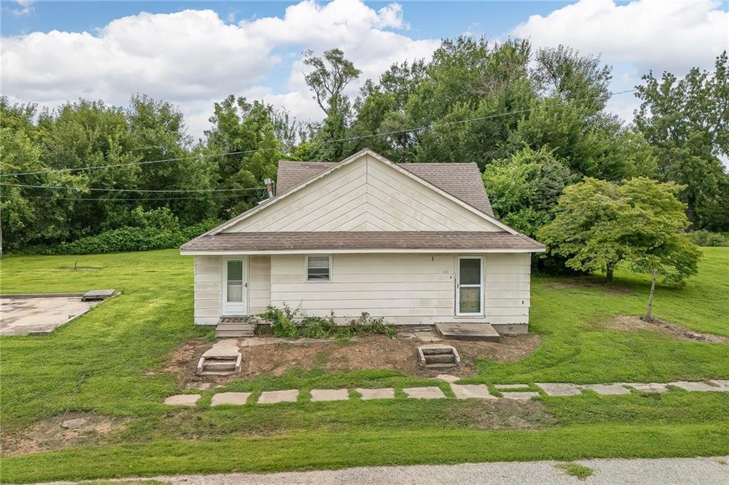 Homes for sale in Elwood, KS | 401 N 4Th St, Elwood, KS 66024 | MLS# 2566319