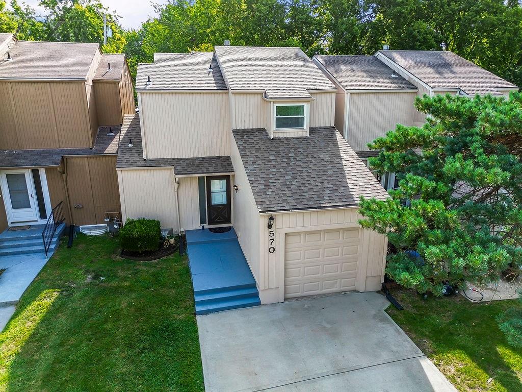 Homes for sale in Blue Springs, MO | 570 Nw Valleybrook Rd, Blue Springs, MO 64014 | MLS# 2567087