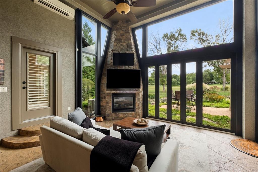 Homes for sale in Loch Lloyd, MO | 16813 Highland Ridge Dr, Loch Lloyd, MO 64012 | MLS# 2568098